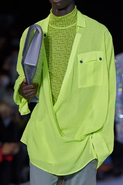 Look 22